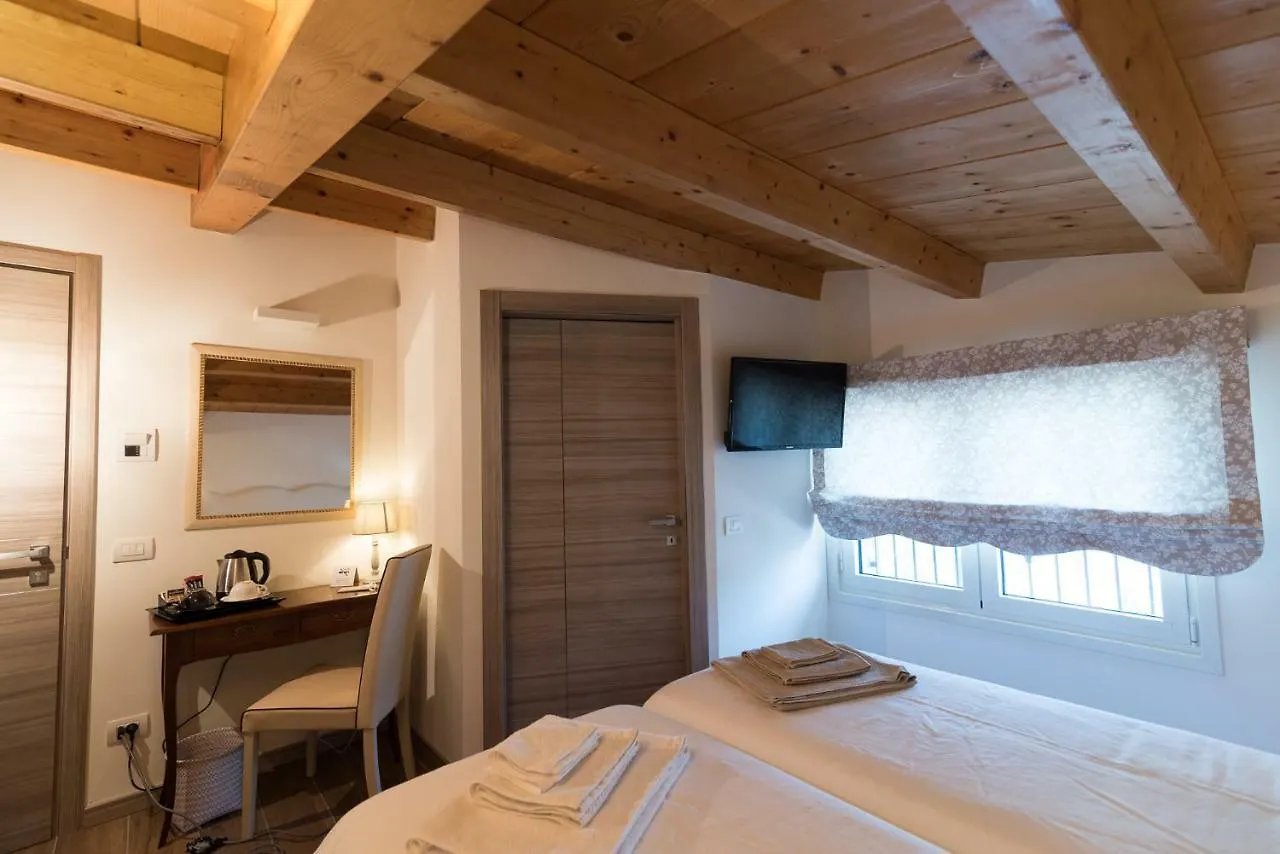 Hotel Relais Dei Mandorli Bergamo 0*,